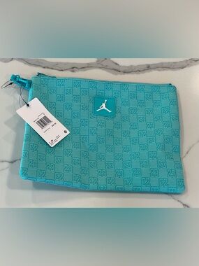 Jordan Teal Jumpman Logo Pouch